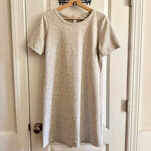 Tyler Boe Tan Cream Shift Dress Soft Short Sleeve Knit Size M